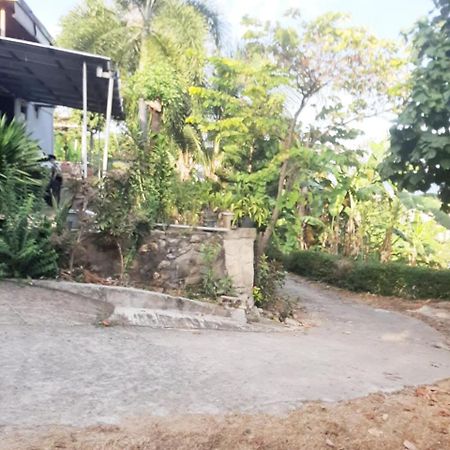 Villa Tasya 纳闽巴霍 外观 照片